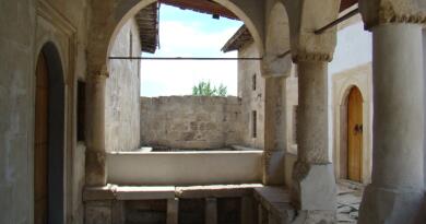 Экскурсия из Севастополя: Бахчисарай. Крымское Ханство и пещерный город Чуфу фото 15241