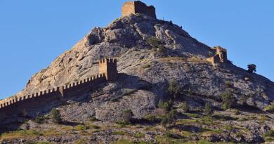 Экскурсия из Севастополя: По следам итальянцев в страну Солнца : Судак и Нов фото 15268