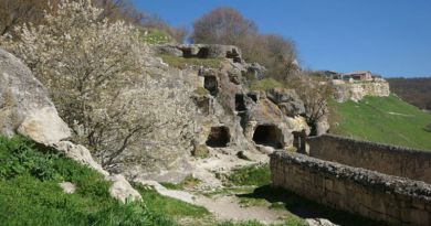 На перекрестке трех культур На перекрестке трех культур